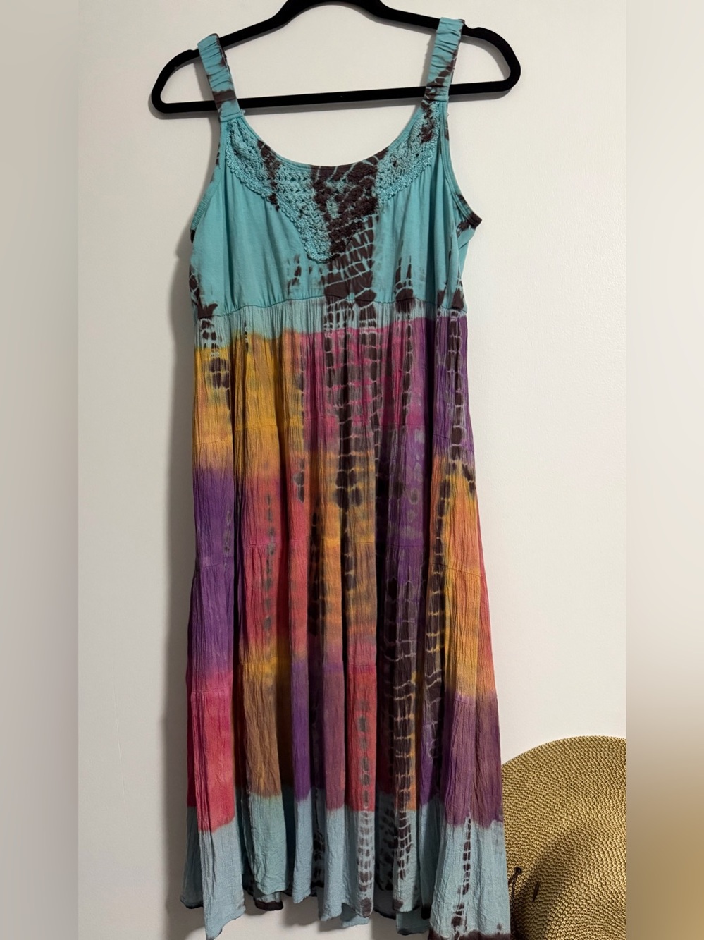 Lola P. L Bohemian Tie-Dye Dress scoop neckline crochet detail EUC